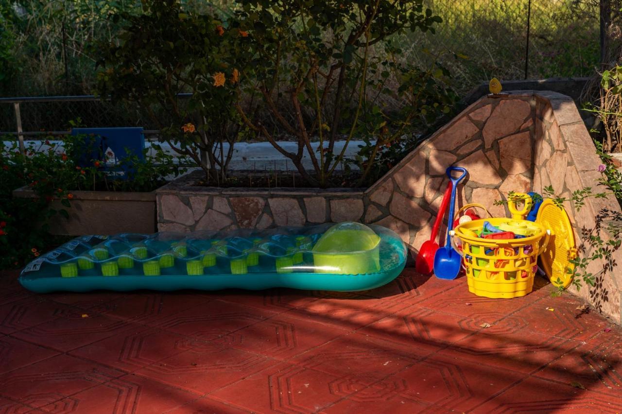 Anemos Studios & Apartments Poros  Dış mekan fotoğraf