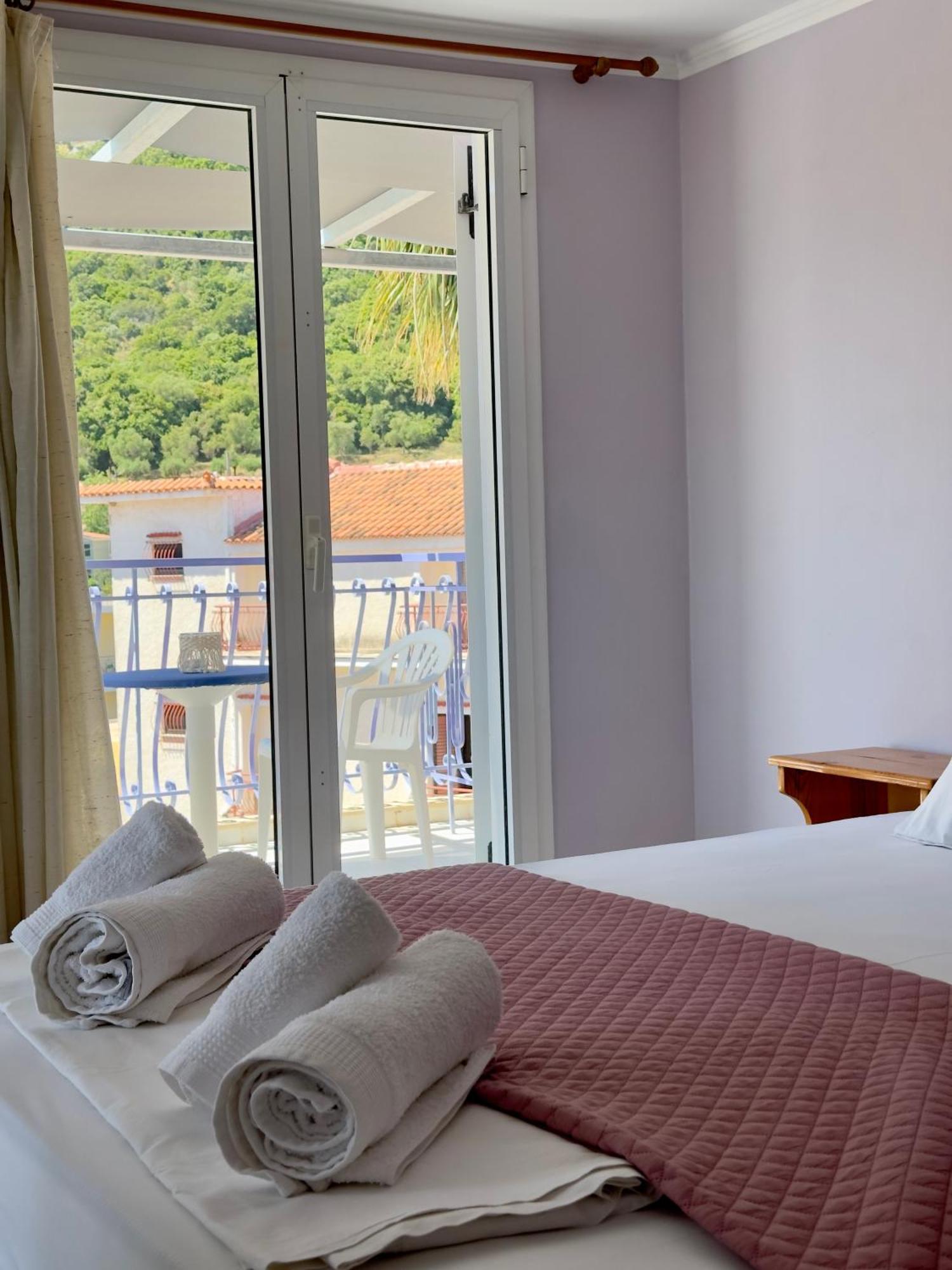 Anemos Studios & Apartments Poros  Dış mekan fotoğraf