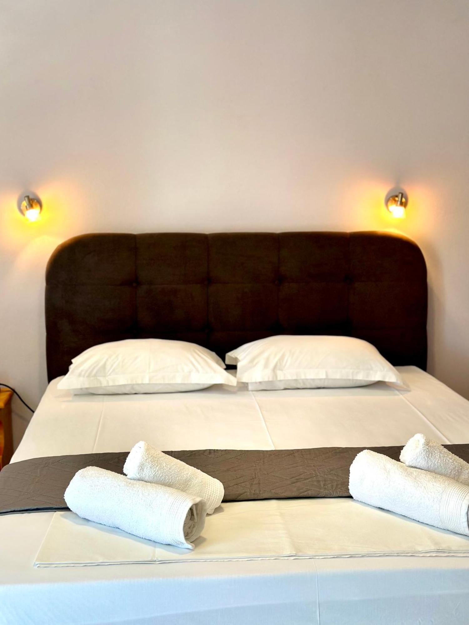 Anemos Studios & Apartments Poros  Dış mekan fotoğraf